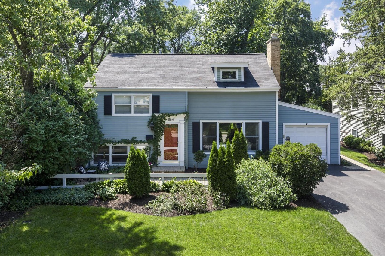 1184 Cedar Ln